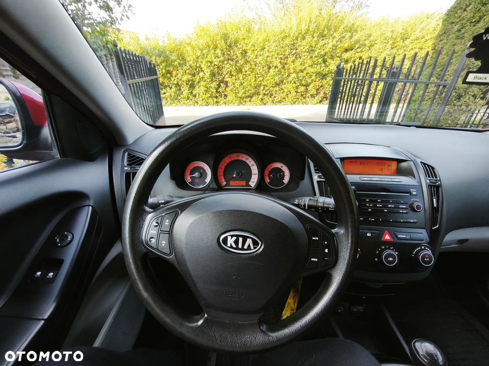 Kia ProCeed - 18