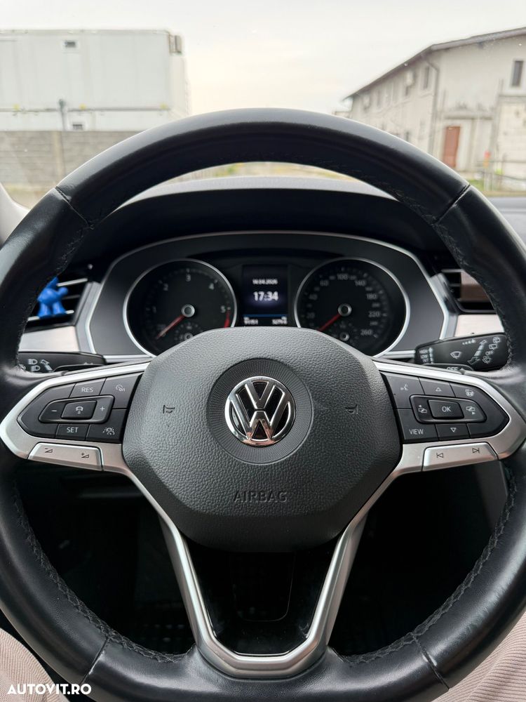 Volkswagen Passat 2.0 TDI DSG Highline - 3