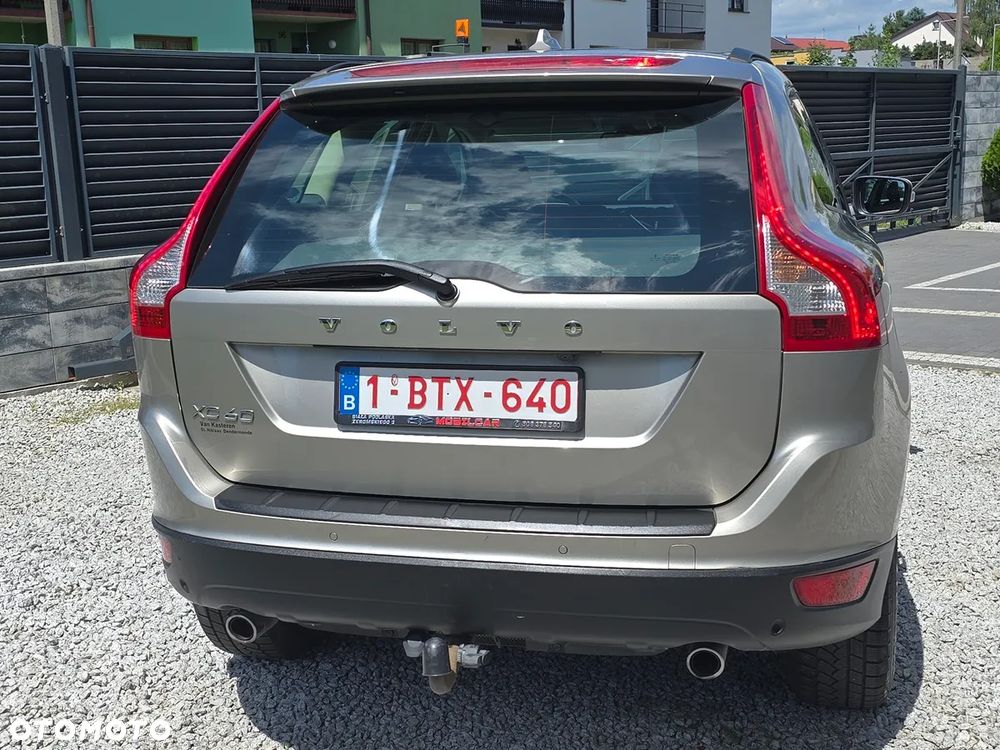 Volvo XC 60 D4 AWD R-Design Momentum - 6