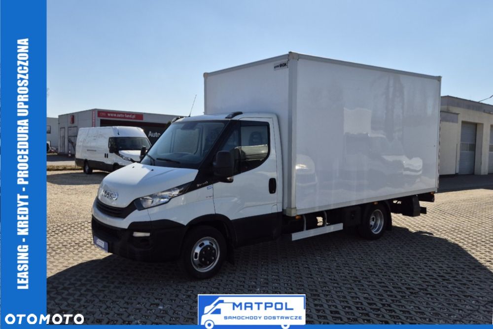 Iveco Daily 35C14, kontener 8PAL, winda 750KG, bliźniaki, klimatyzacja, 174 600 KM