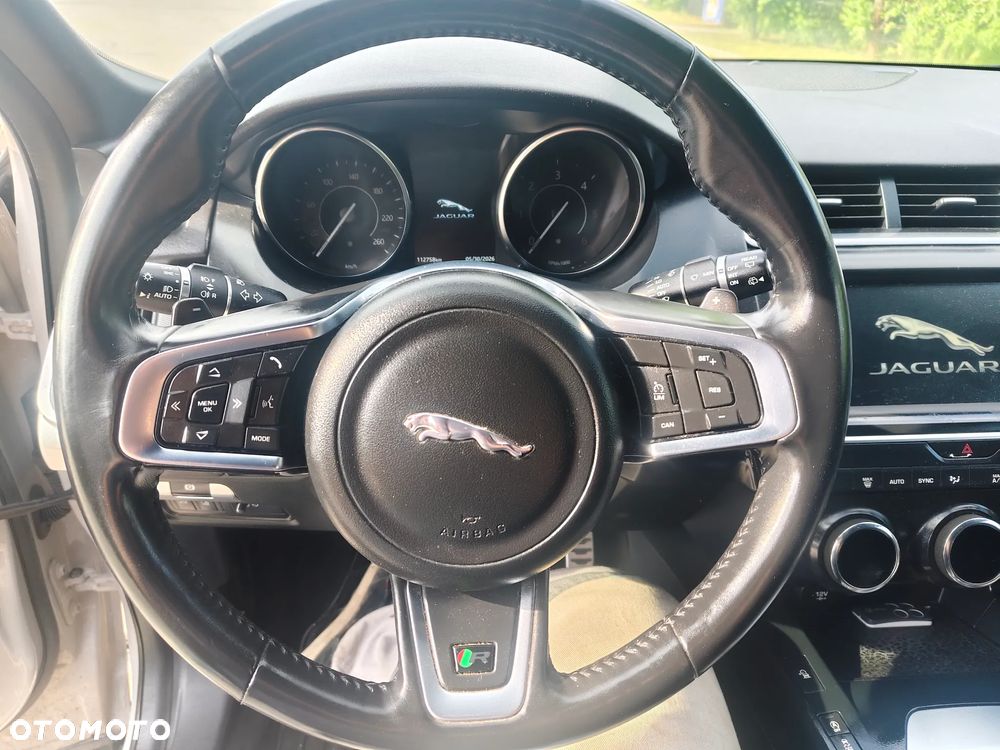 Jaguar E-Pace 2.0 i4D AWD R-Dynamic - 11