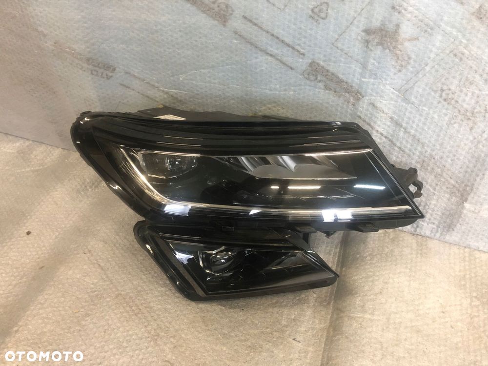 REFLEKTOR PRAWY SKODA KODIAQ FULL LED nr.000