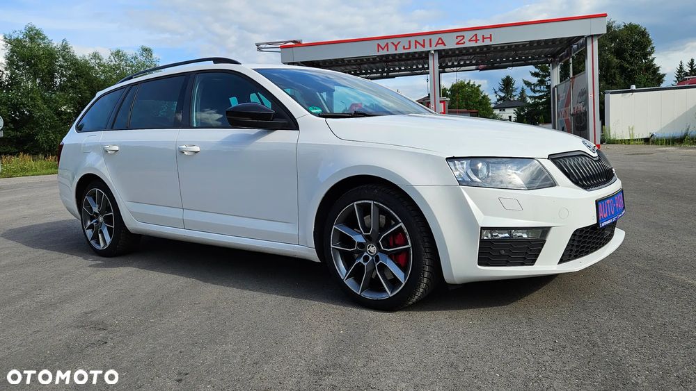 Skoda Octavia Combi 2.0 TDI DSG RS - 16