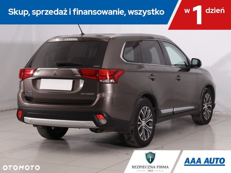 Mitsubishi Outlander - 7