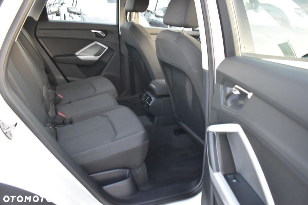 Audi Q3 35 TFSI S tronic - 16