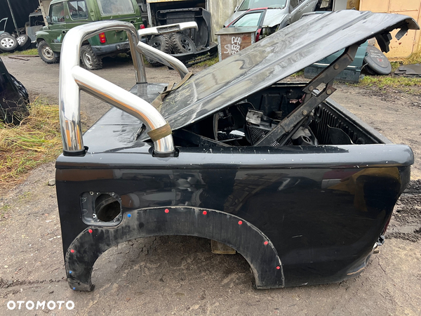 Zabudowa paka skrzynia ładunkowa Toyota Hilux VII 2008r kompletna