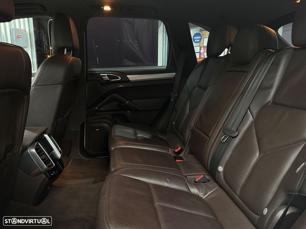 Porsche Cayenne S - 40