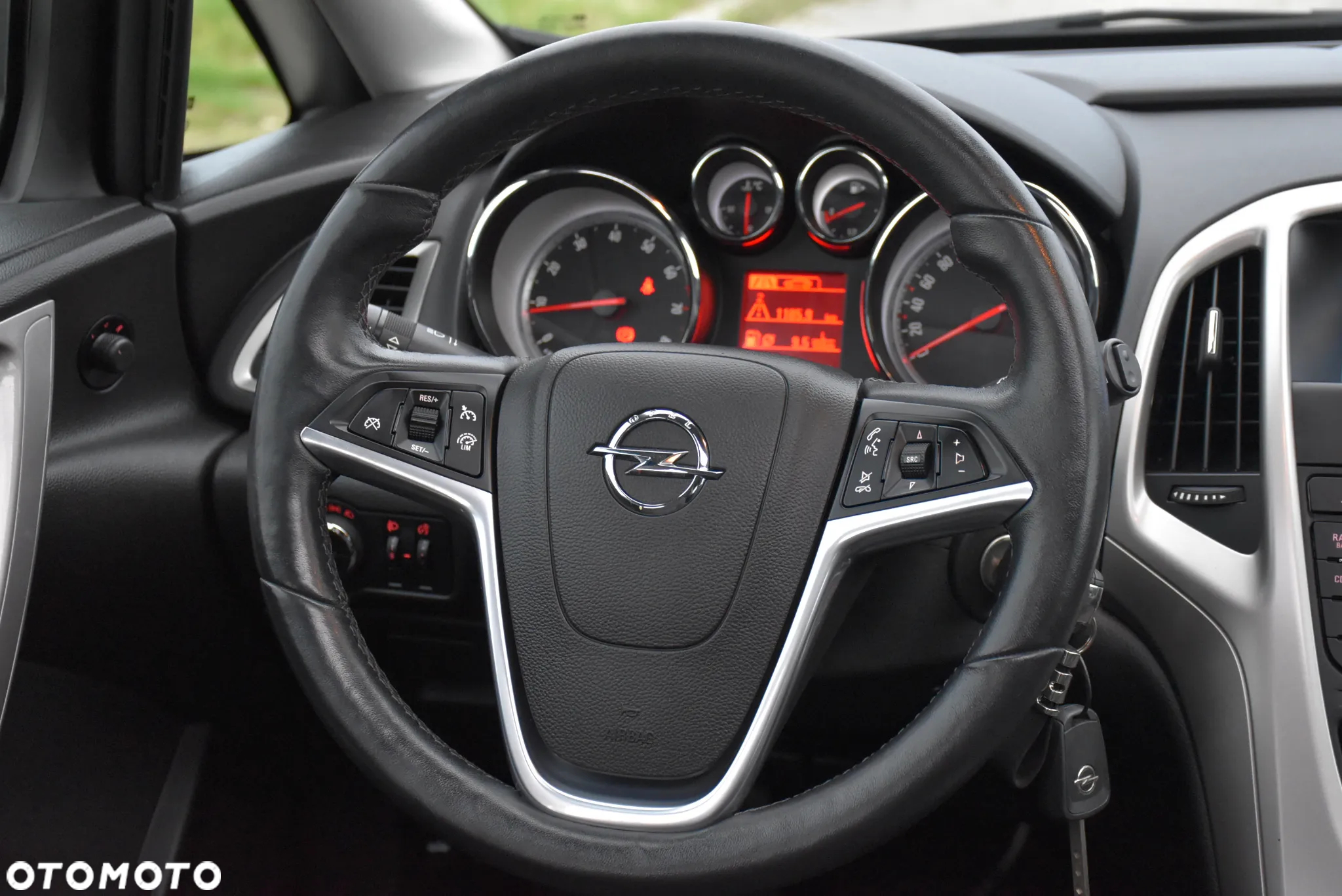 Opel Astra 1.4 Turbo Cosmo - 27