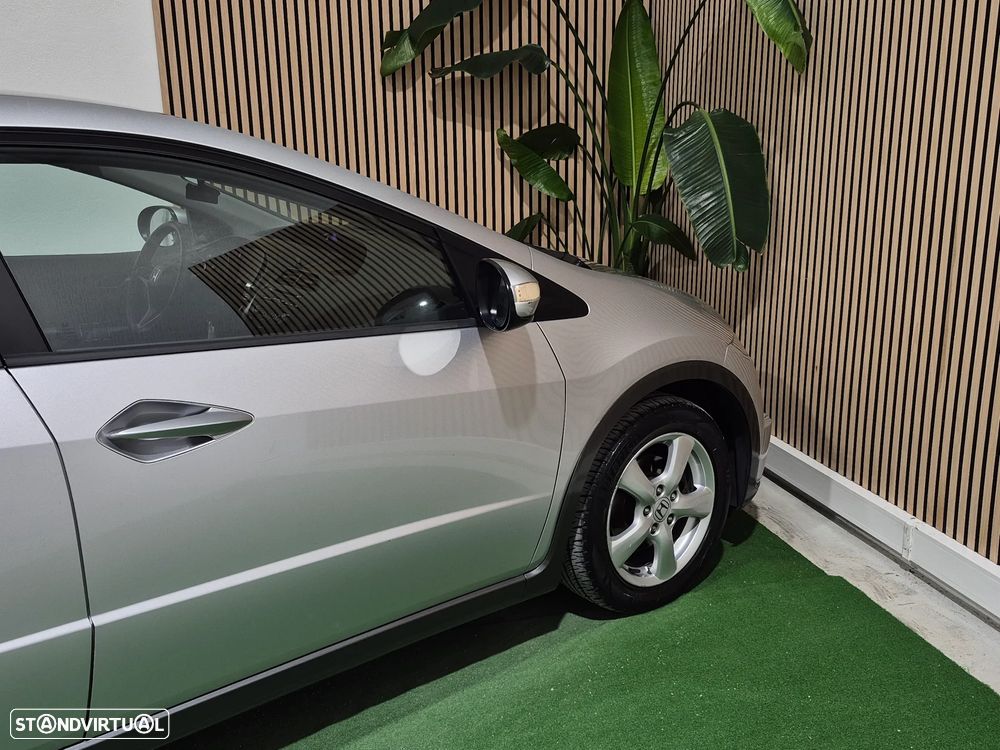 Honda Civic 1.4 i-VTEC Sport Edition - 4