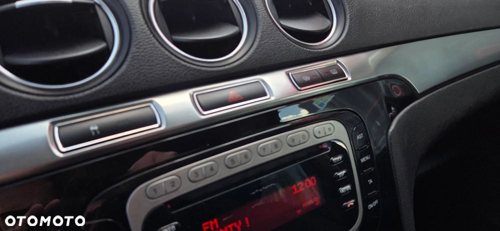 Ford Galaxy 2.0 TDCi Ghia - 26