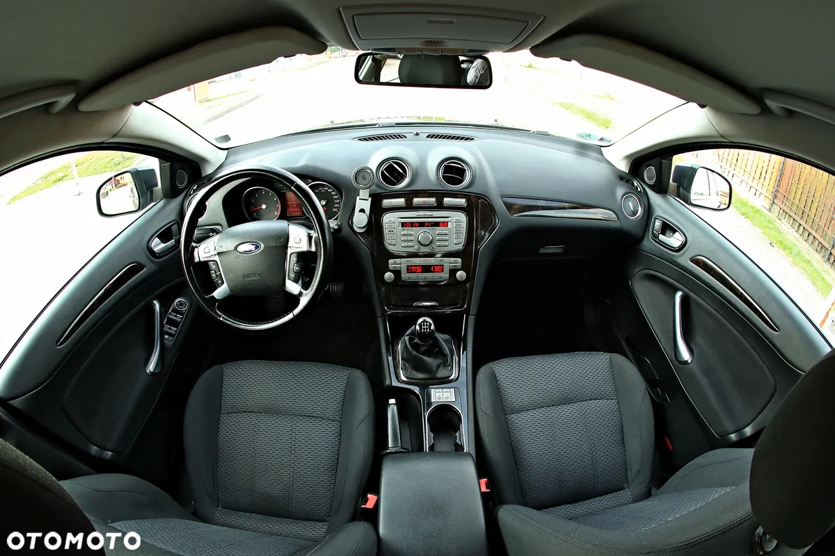 Ford Mondeo 2.0 Ghia - 6