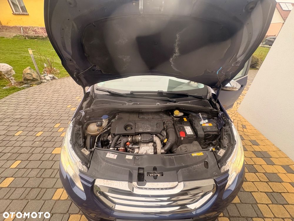 Peugeot 2008 1.6 e-HDi Allure S&S - 8