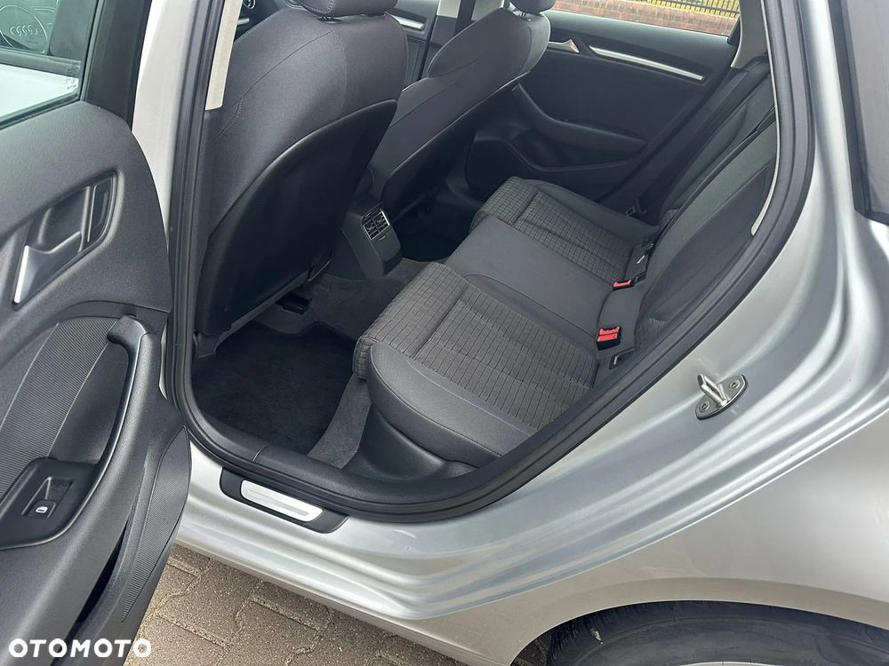 Audi A3 Sportback 1.8 TFSI Ambiente S tronic - 14