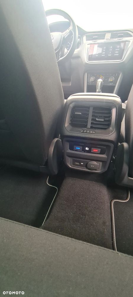 Volkswagen Tiguan - 11