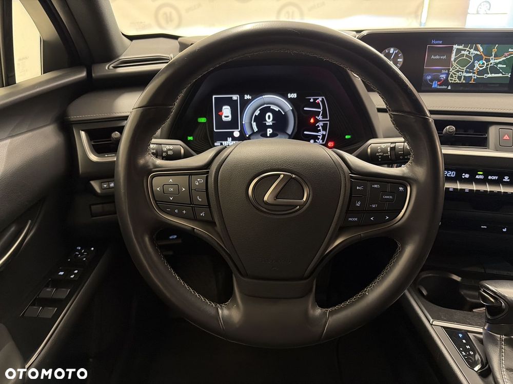 Lexus UX - 12