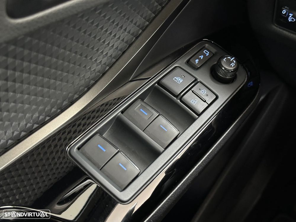 Toyota C-HR 2.0 Hybrid Square Collection - 24