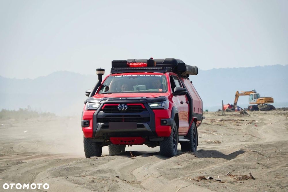 Toyota Hilux 2024 photo 2