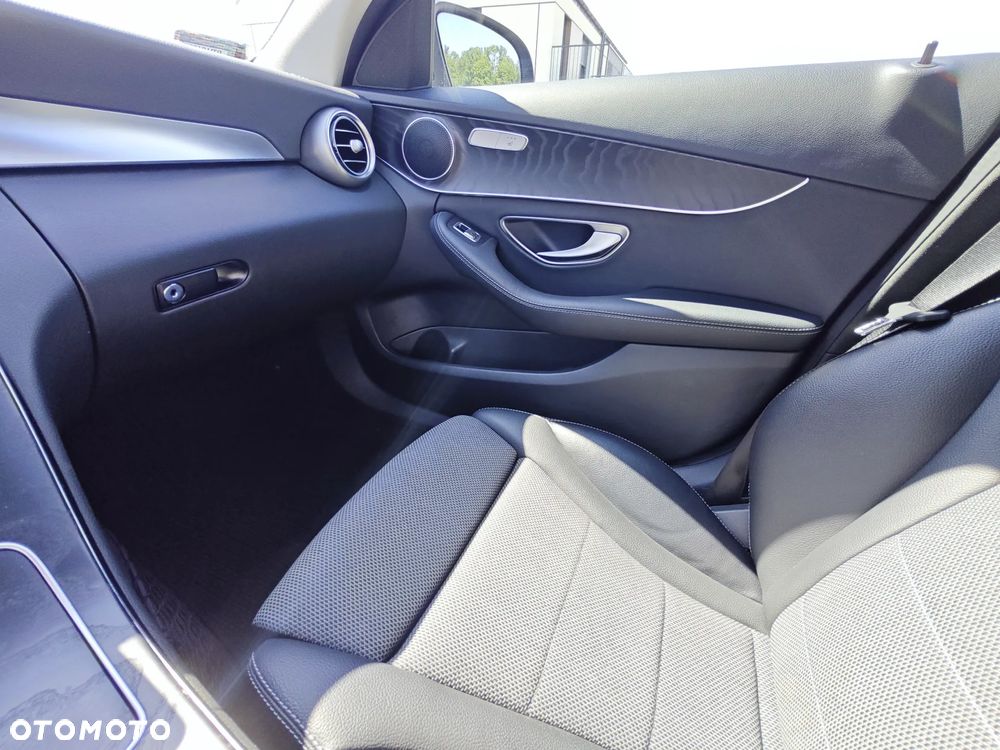 Mercedes-Benz Klasa C 250 (BlueTEC) d T 7G-TRONIC Avantgarde - 11
