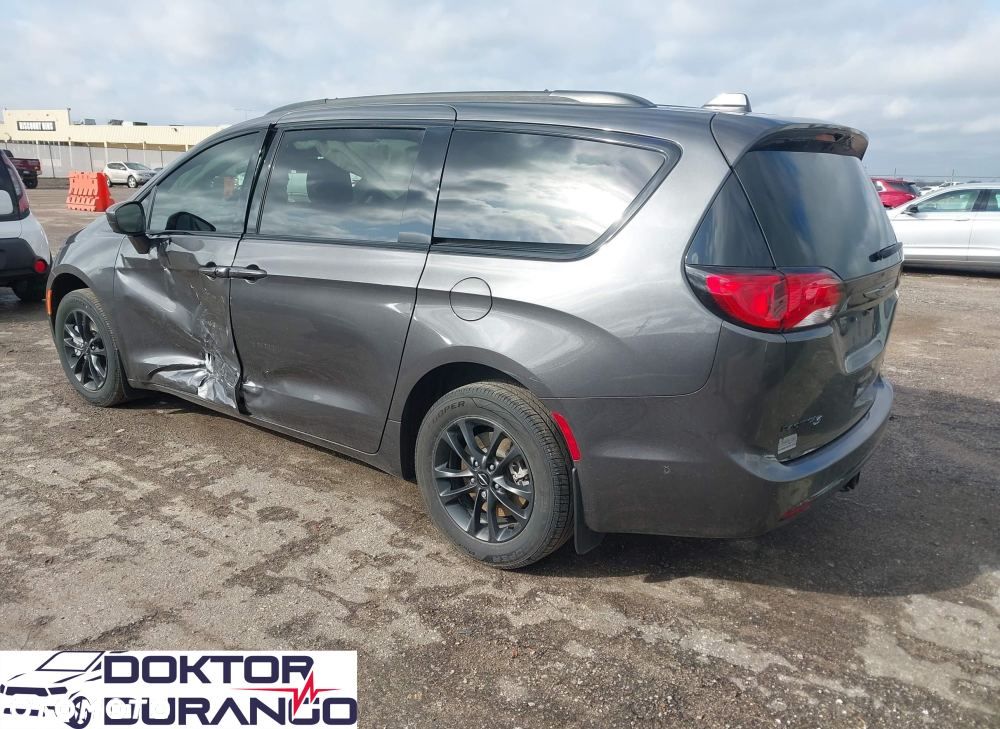 Chrysler Pacifica - 9