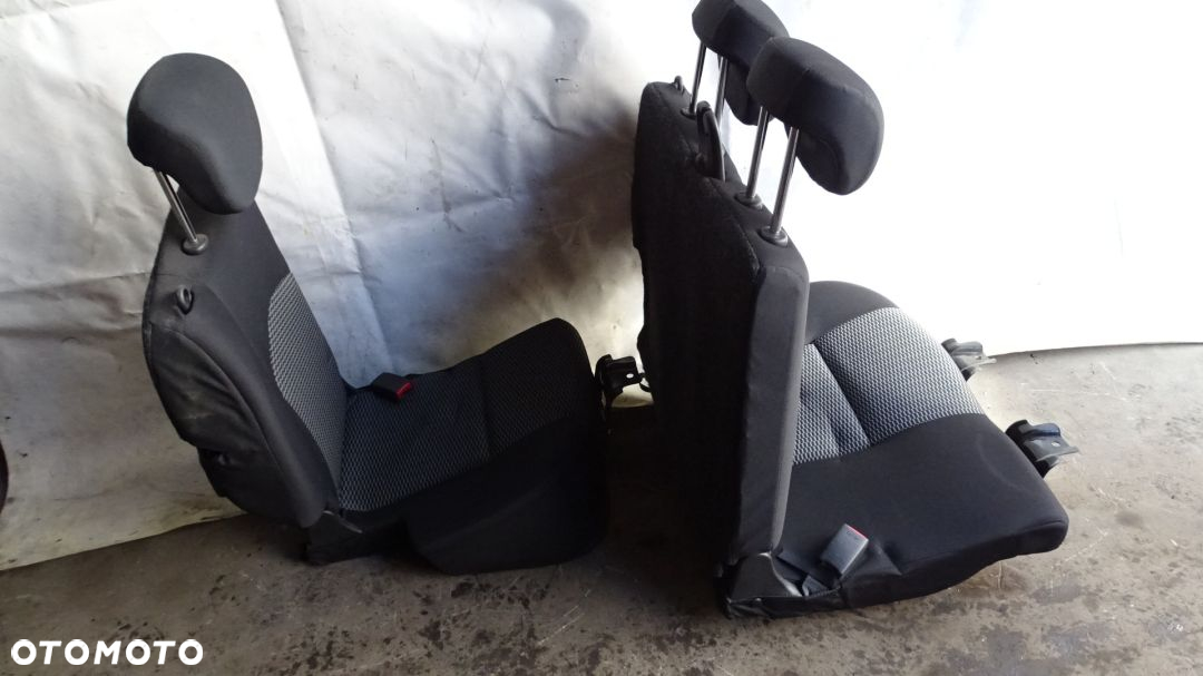 FOTELE KOMPLET NISSAN MICRA K13 - 6