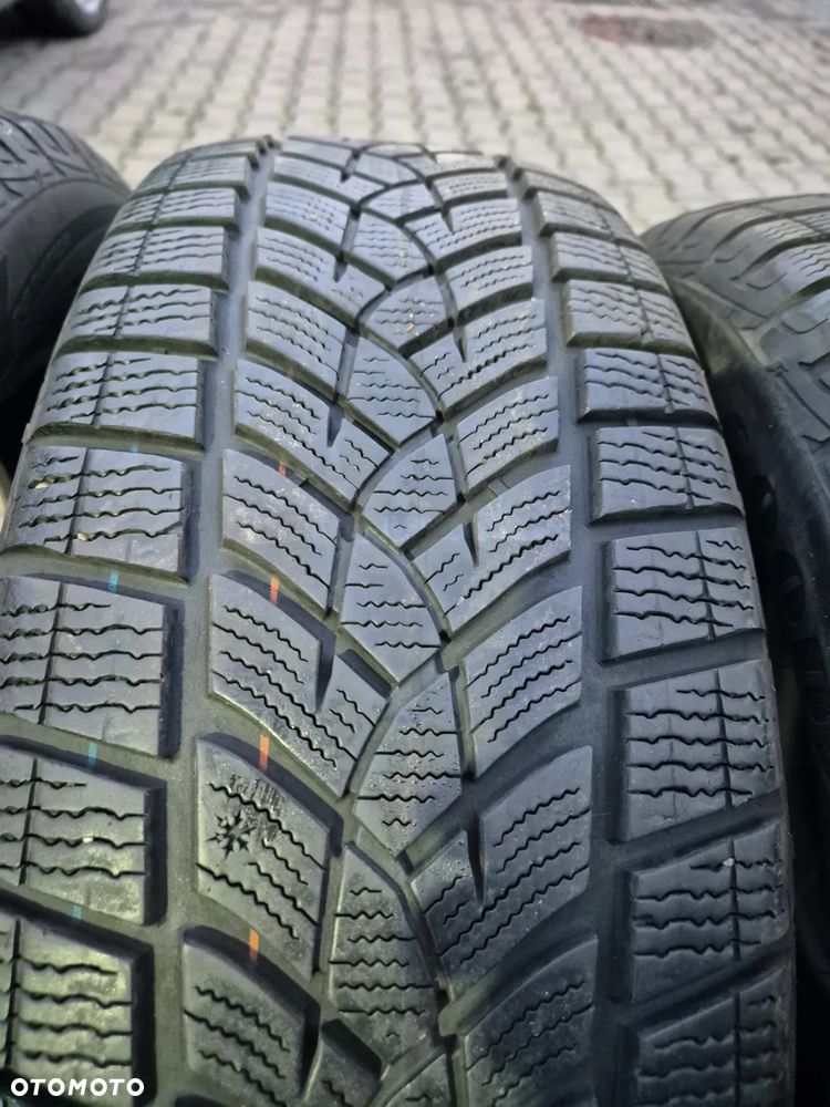 OPONY ZIMOWE GOOD YEAR 225/60 R18 - 3