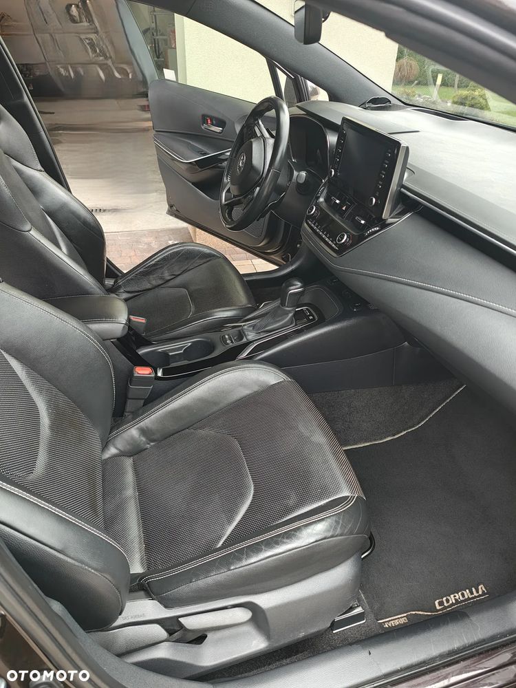 Toyota Corolla 2.0 Hybrid Executive - 14