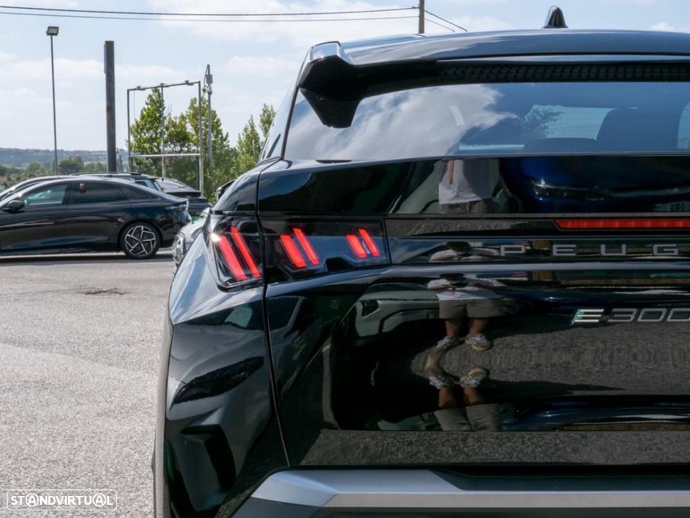 Peugeot E-3008 73 kWh Allure - 13