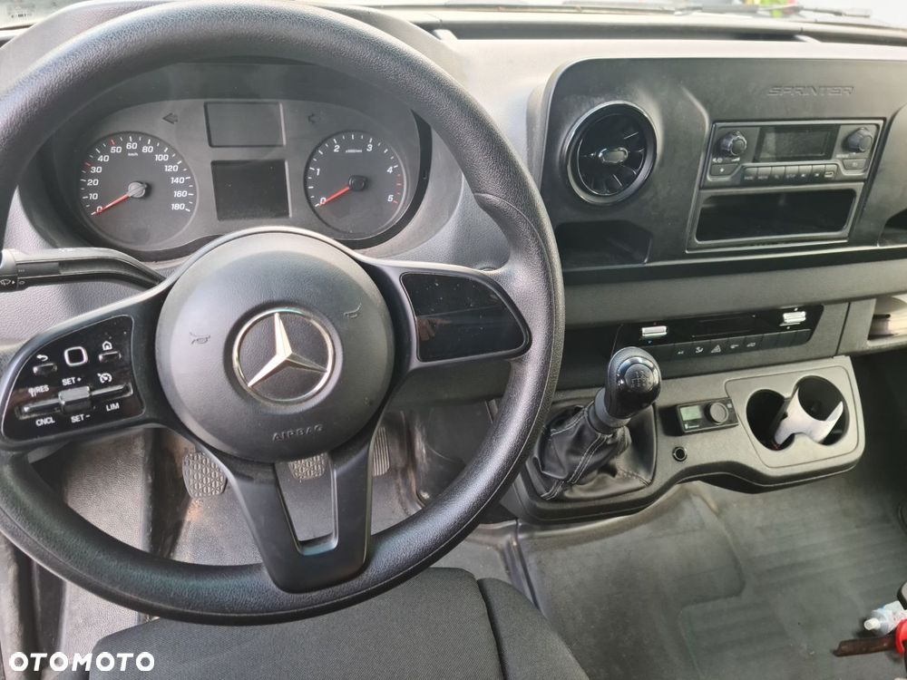 Mercedes-Benz Sprinter - 3