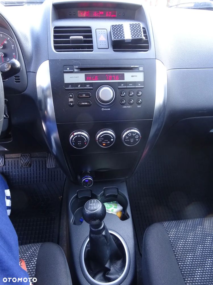 Suzuki SX4 1.6 GLX / Comfort - 8