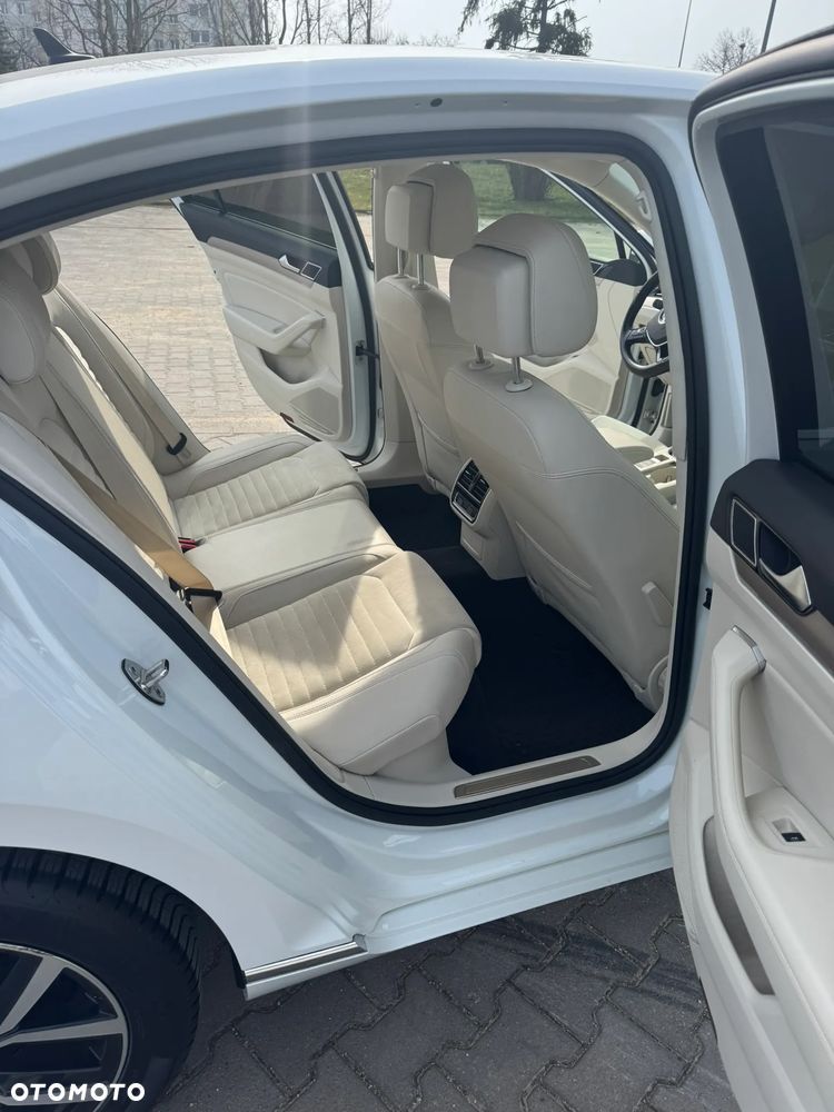 Volkswagen Passat 2.0 TDI SCR Highline DSG - 10
