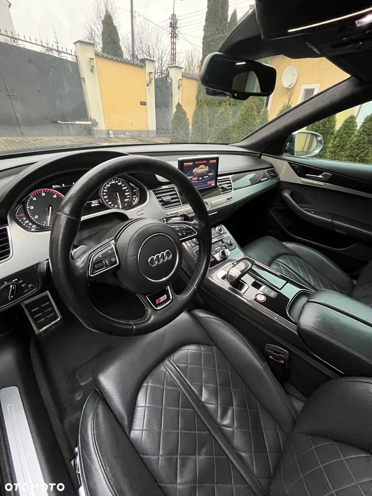 Audi S8 - 33