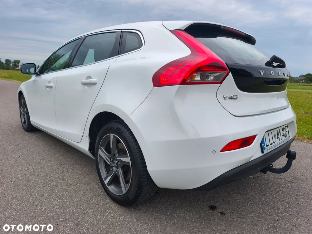 Volvo V40 D2 Momentum - 8
