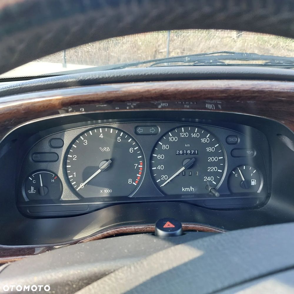 Ford Mondeo 2.5 Ghia - 11