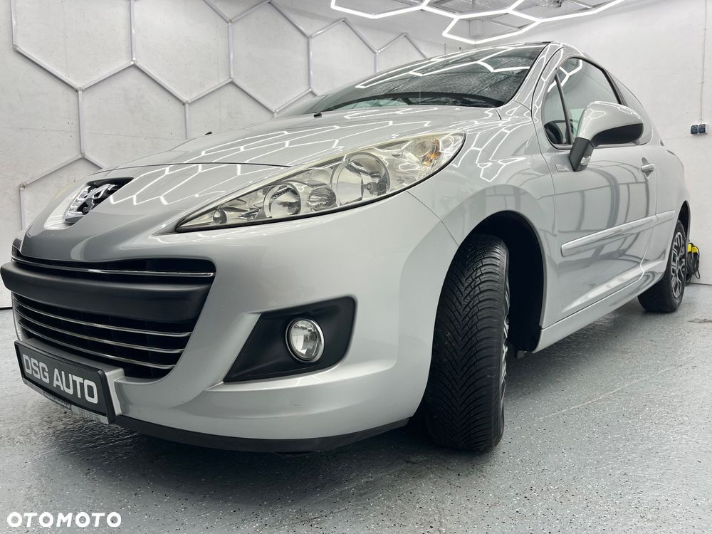 Peugeot 207 - 12