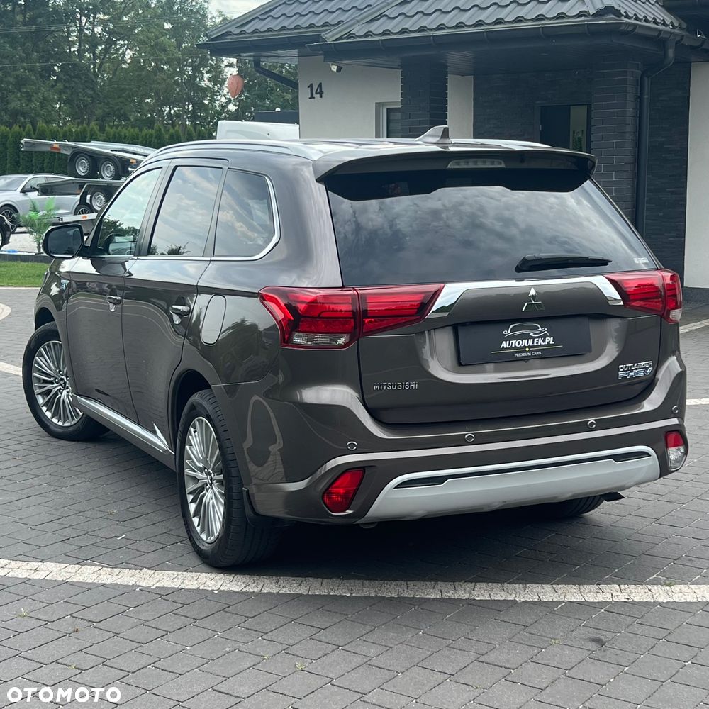 Mitsubishi Outlander 2.4 4WD Diamant - 16