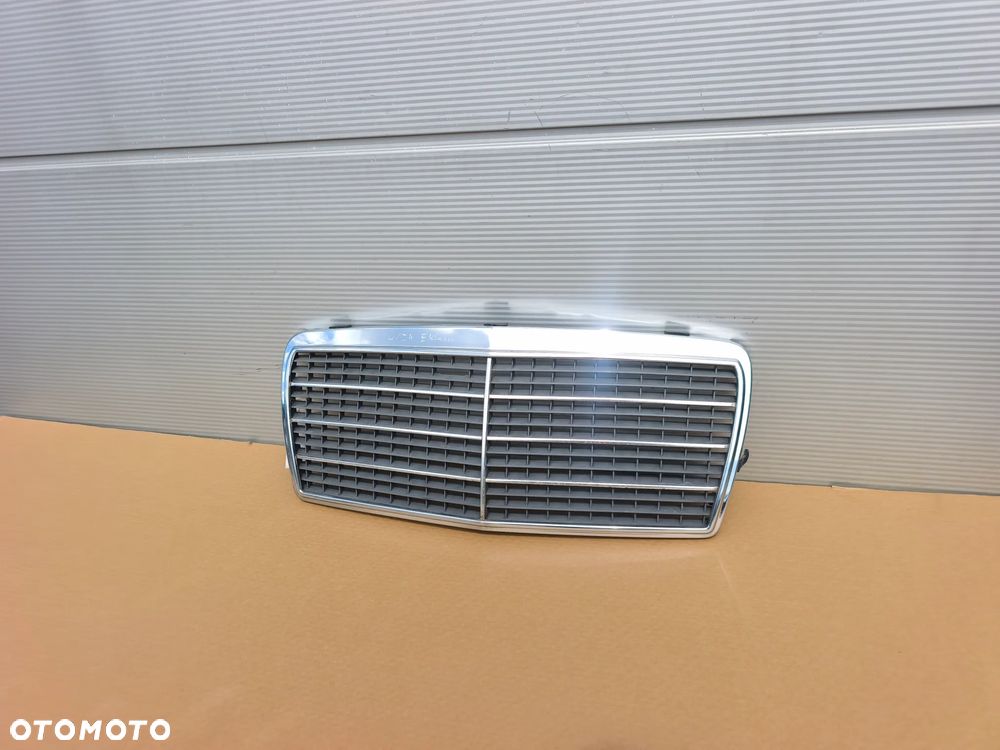 Grill atrapa Mercedes w124 e-klasa orginał 93r-97r - 1