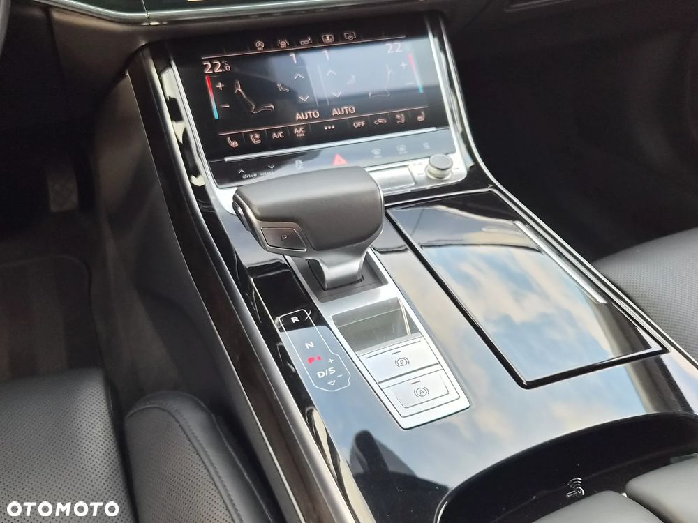 Audi A8 L 55 TFSI mHEV Quattro Tiptr - 28