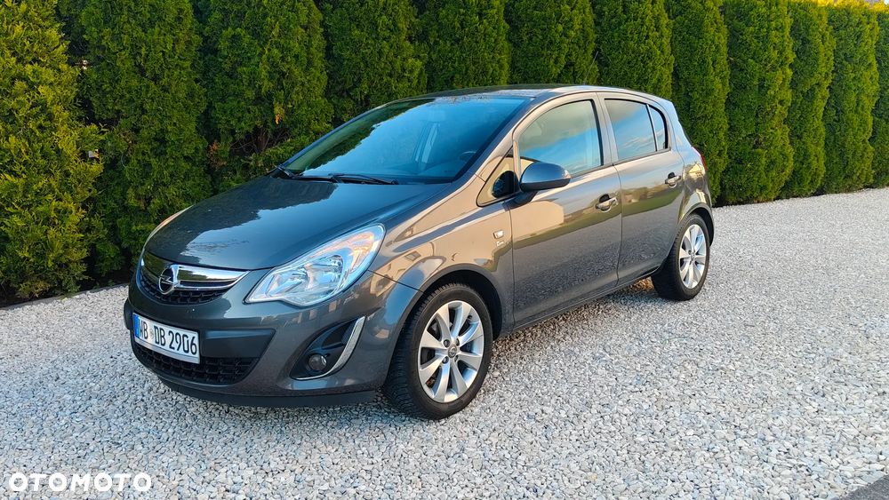 Opel Corsa 1.2 16V Cosmo - 2