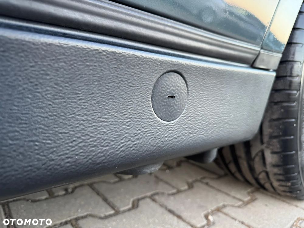 BMW Seria 7 750i - 36