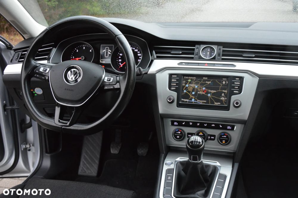 Volkswagen Passat 2.0 TDI BMT Comfortline - 17