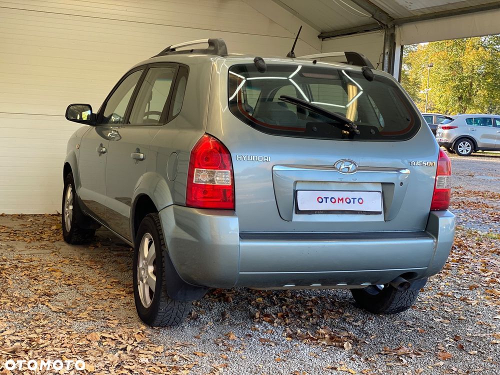 Hyundai Tucson 2.0 Comfort 2WD - 29