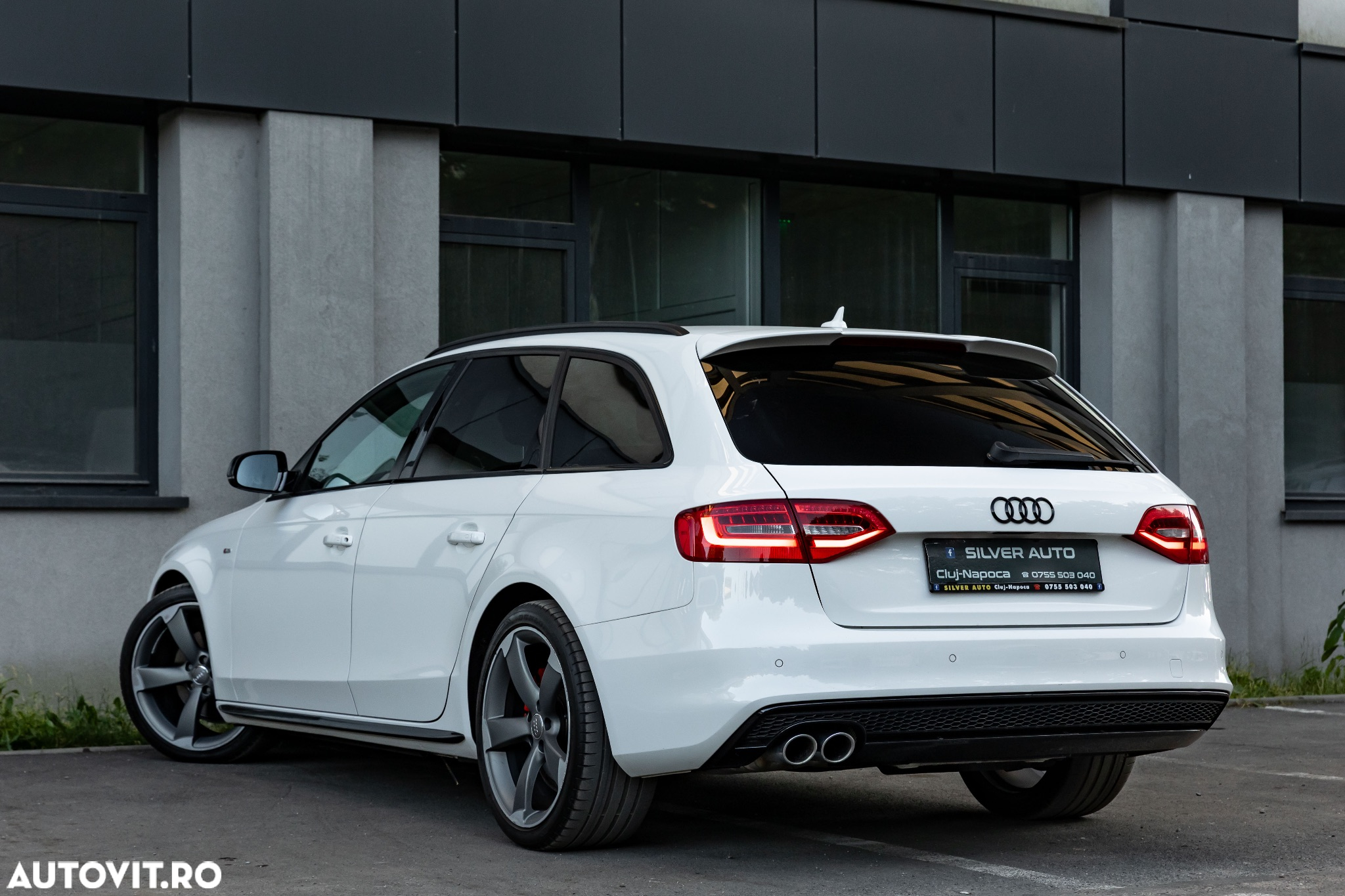 Audi A4 Avant 40 TDI S tronic S line - 29