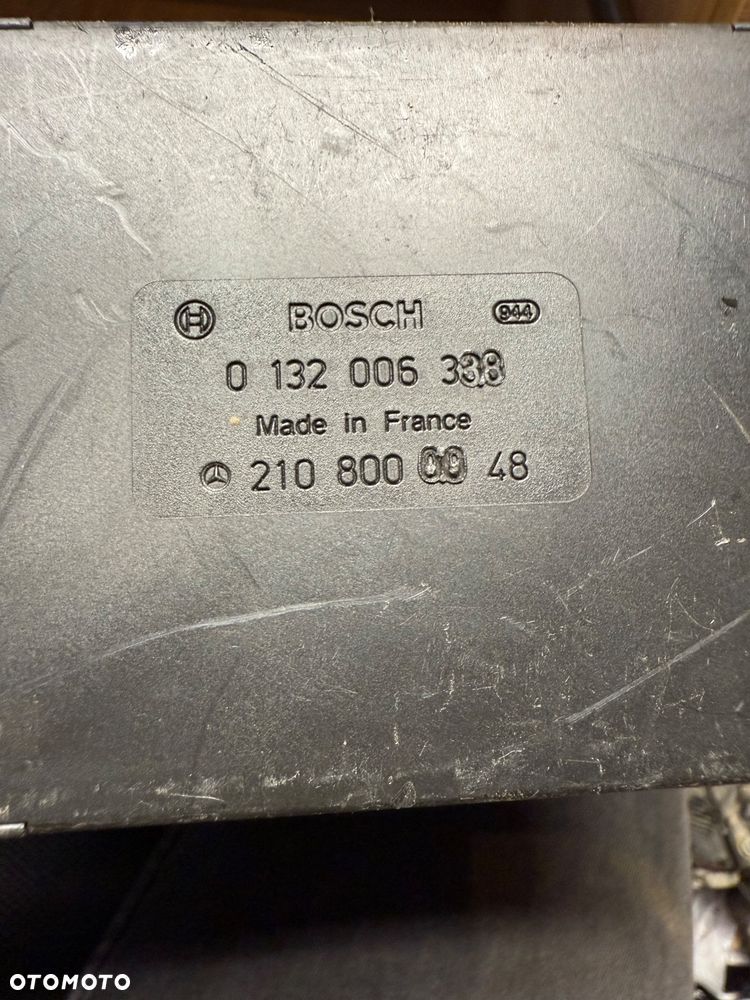 MERCEDES E W220 POMPKA CENTRALNEGO ZAMKA - 2