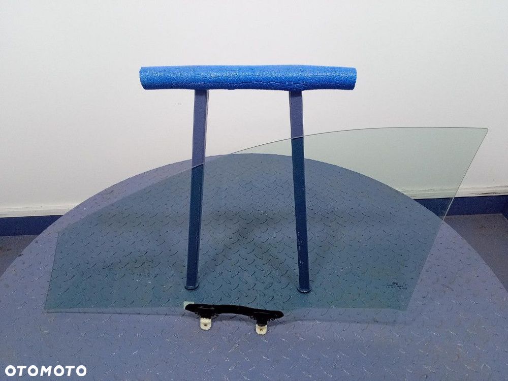HYUNDAI BAYON I20 III SZYBA DRZWI PRZÓD PRAWA 82412C8000 - 2
