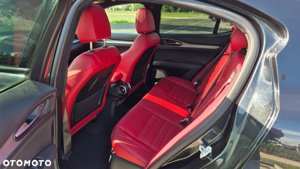 Alfa Romeo Stelvio 2.0 Turbo 16V AT8-Q4 Veloce - 17