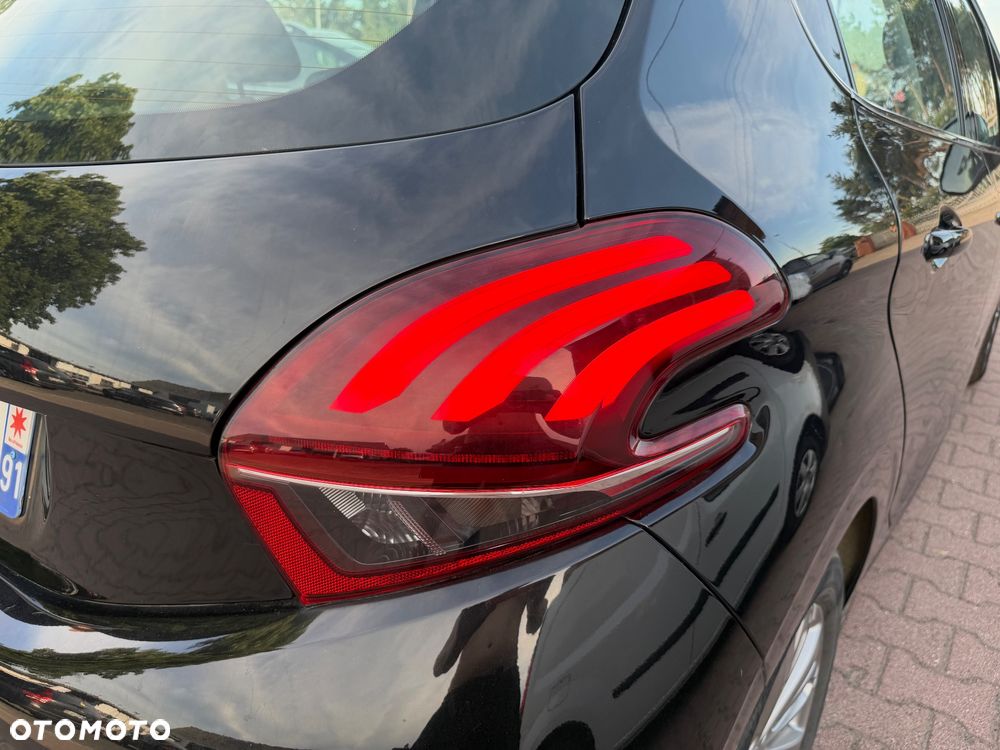 Peugeot 208 - 18