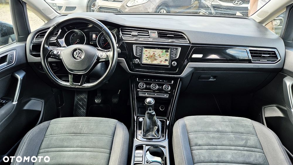 Volkswagen Touran - 34