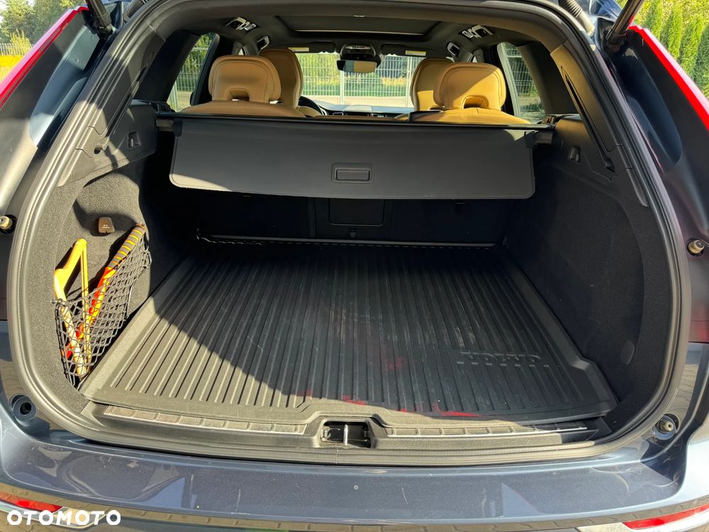 Volvo XC 60 T8 Plug-In Hybrid AWD Inscription - 12