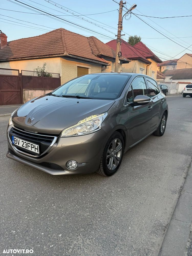 Peugeot 208 2015 photo 2