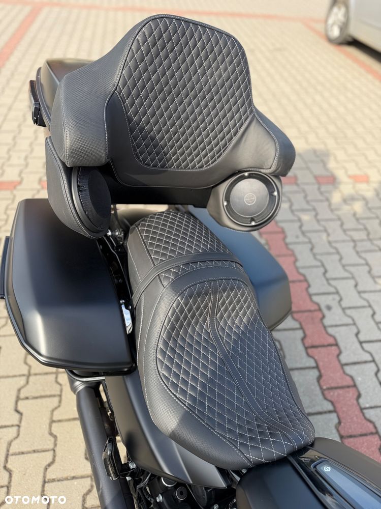 Harley-Davidson CVO Street Glide - 7